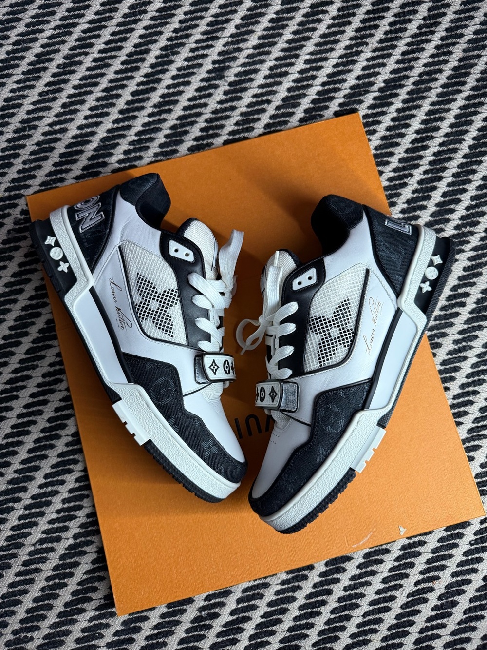 Louis Vuitton White and Black Men's Low-Top Sneakers